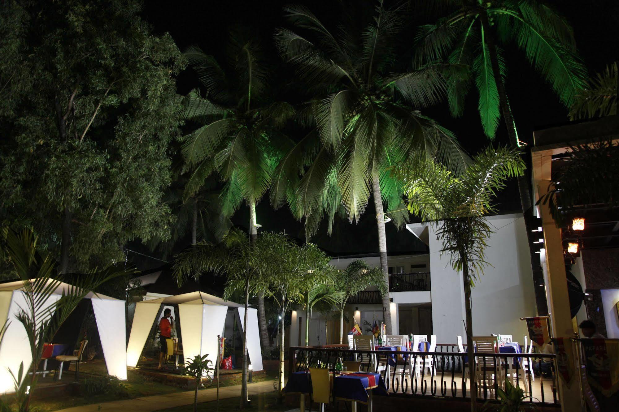 Paparazzi Resort Baga Ngoại thất bức ảnh